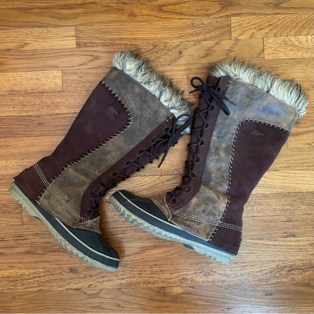 Sorel “Cate the Great” Two-Tone Leather and Suede with Faux Fur Snow Boots